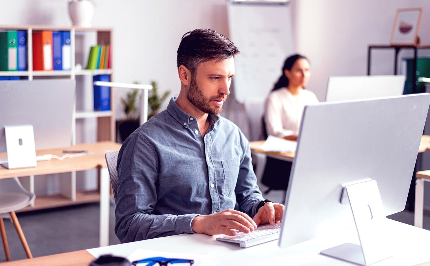 Mobile SEO training session showing practical optimization techniques